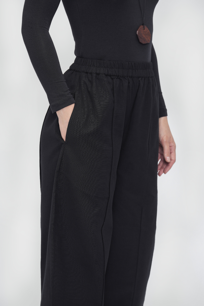 Rangzen Barrel Pants cotton by Turn Black in black color for women Worldwide