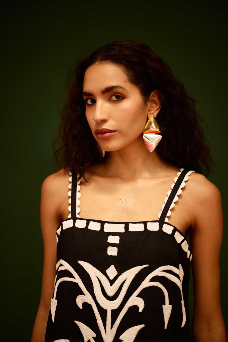 Black Strappy Cotton Shift Dress With Ivory Garden Thread Embroidery poplin by Indian Summer Story in black color for women Worldwide