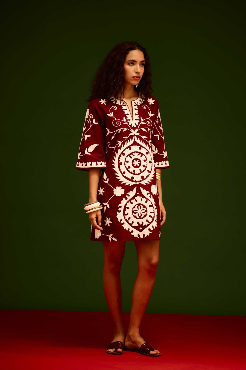 indian summer dress SILK HANNAH SUMMER, hand made - MOMO NEW YORK Pair it with delicate gold earrings and sandals for a look thats both summery and sophisticated Backless Indian Summer Dress, chic