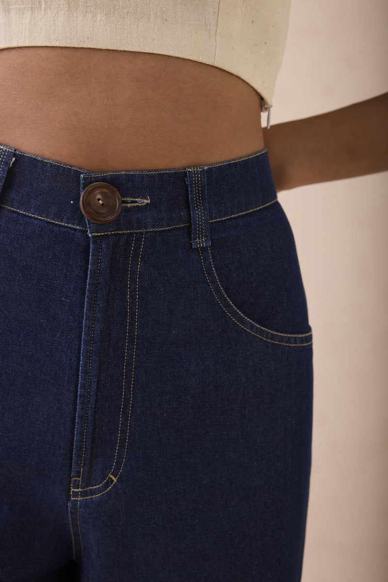 The Classic Straight Sustainable Denim Jeans cotton by SUI in blue color for women Worldwide