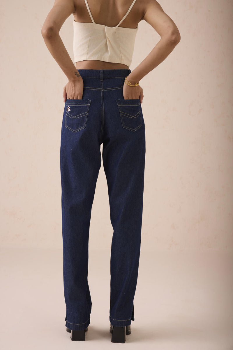 The Classic Straight Sustainable Denim Jeans cotton by SUI in blue color for women Worldwide