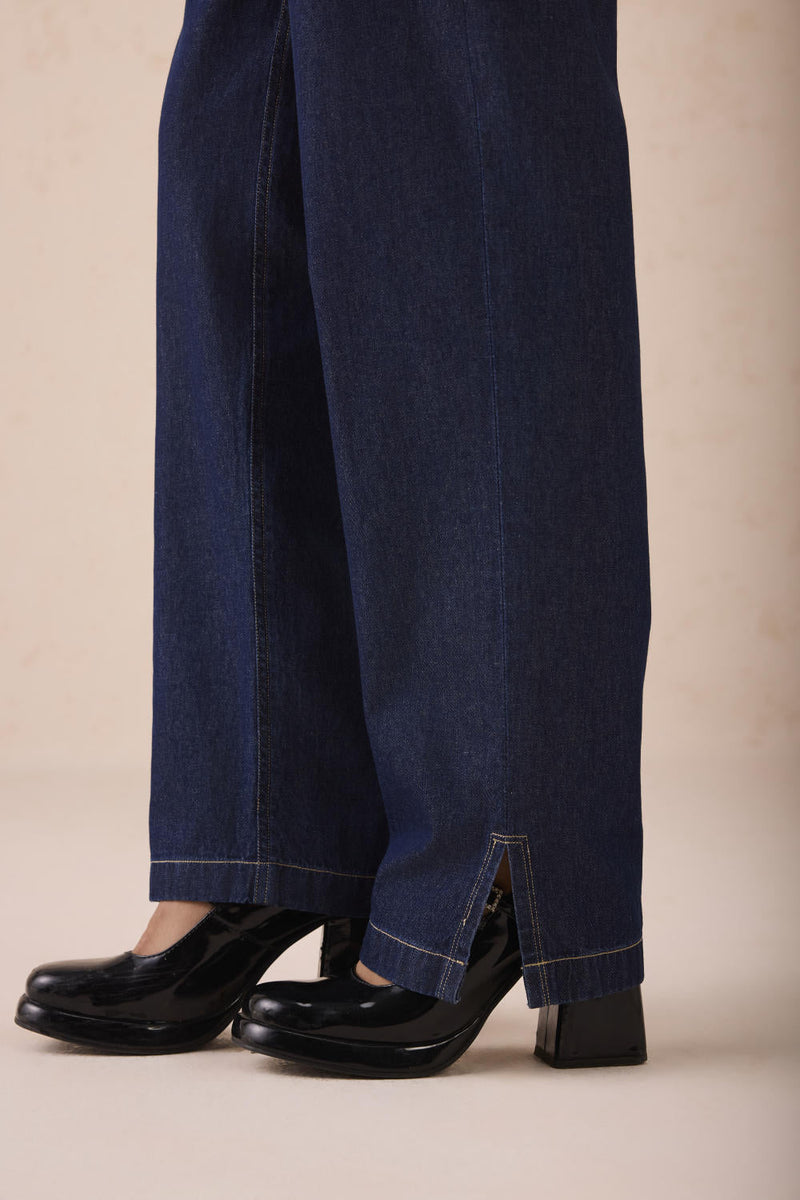 The Classic Straight Sustainable Denim Jeans cotton by SUI in blue color for women Worldwide