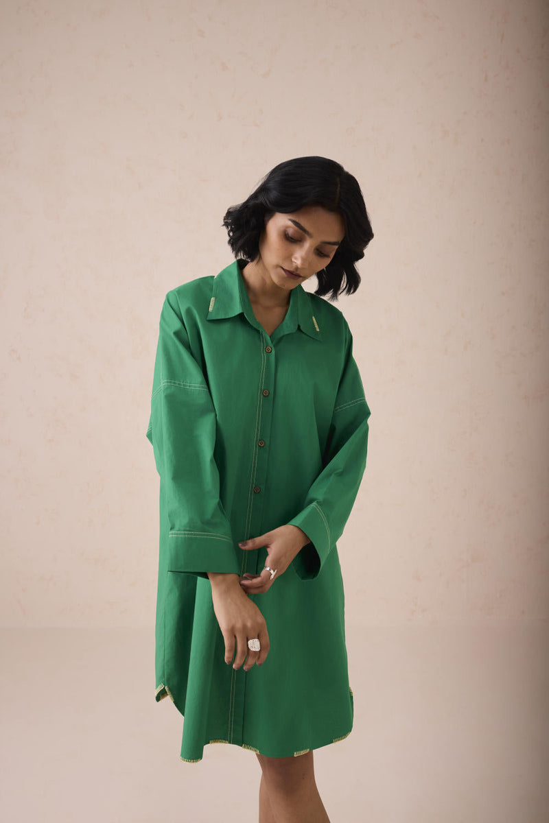 The Forest Everyday Classic Organic Cotton Shirt Dress poplin by SUI in green color for women Worldwide
