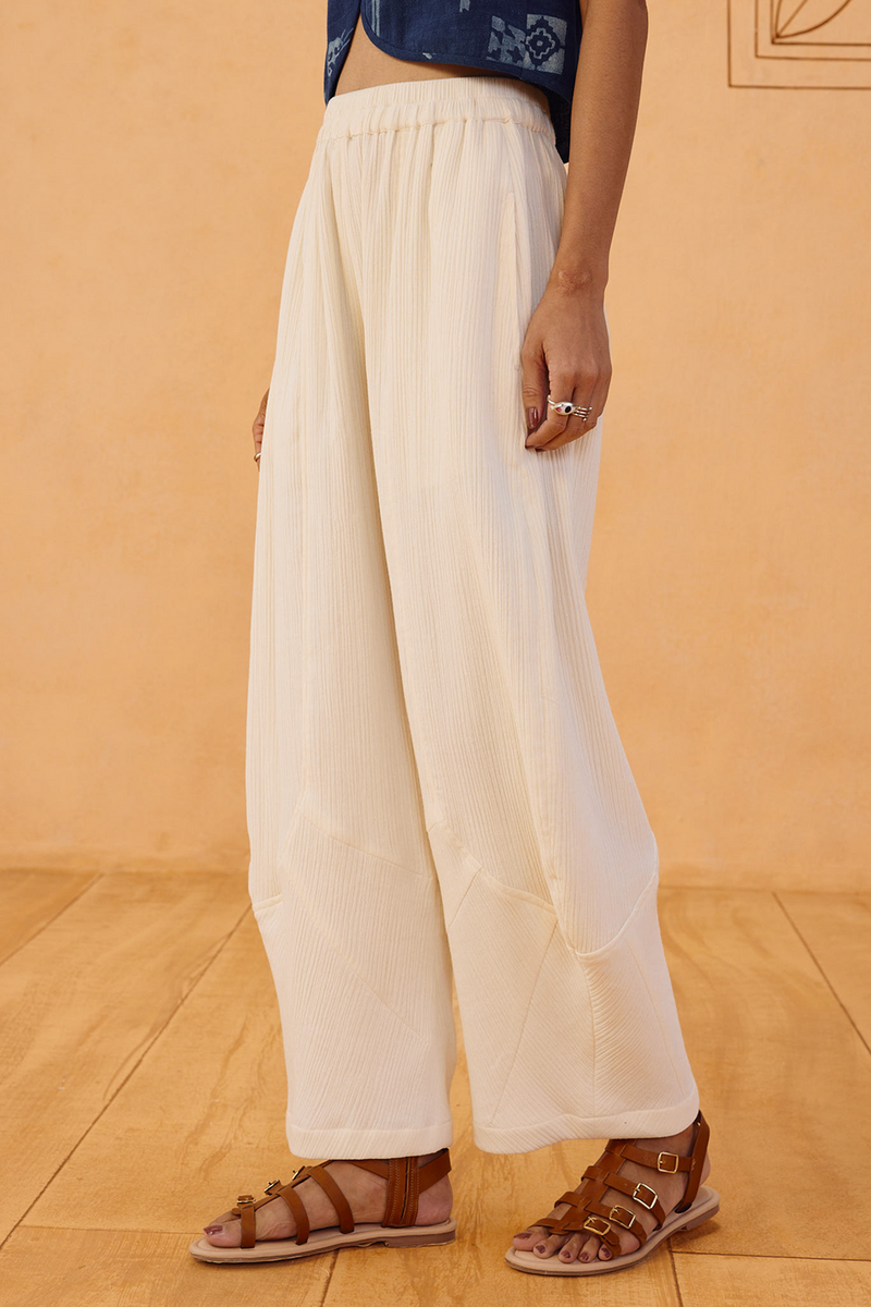 The Frame Organic Cotton Barrel Trousers double gauze pant/trouser by SUI in off-white for women Worldwide