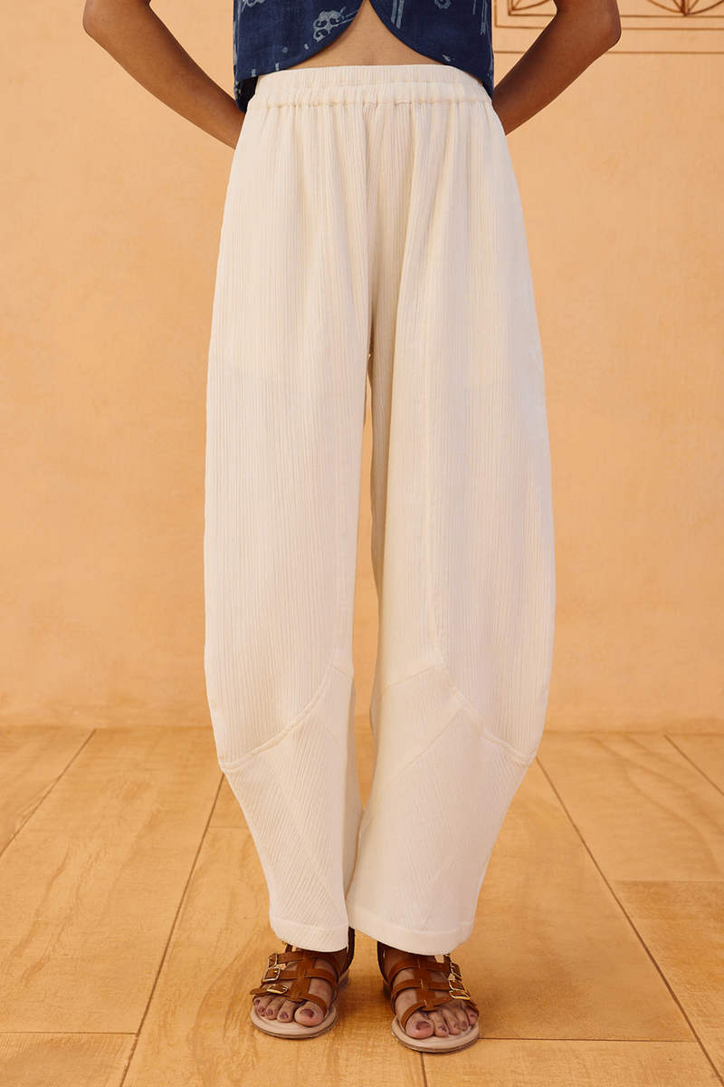 The Frame Organic Cotton Barrel Trousers double gauze pant/trouser by SUI in off-white for women Worldwide