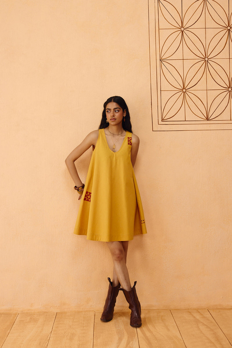 The Radiant Organic Cotton Dress poplin dress by SUI in mustard for women Worldwide