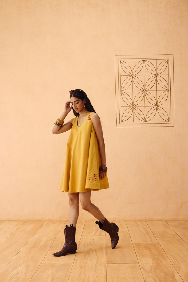 The Radiant Organic Cotton Dress poplin dress by SUI in mustard for women Worldwide