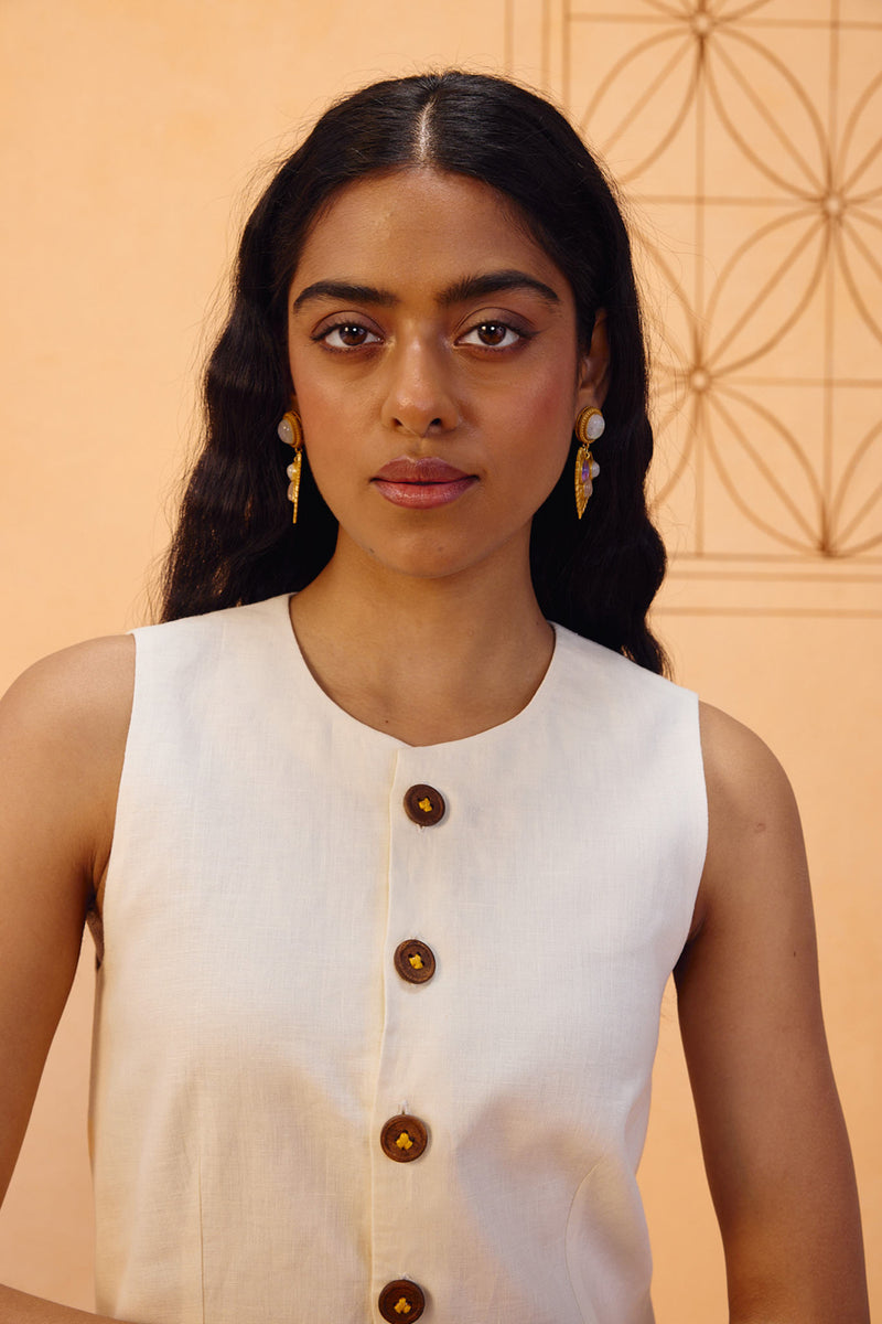 The Slow Linen Waistcoat linen jacket/overlay by SUI in off-white for women Worldwide