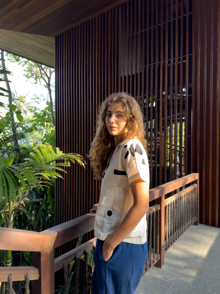 The Kallos Shirt cotton by World of Crow in black color for women Worldwide