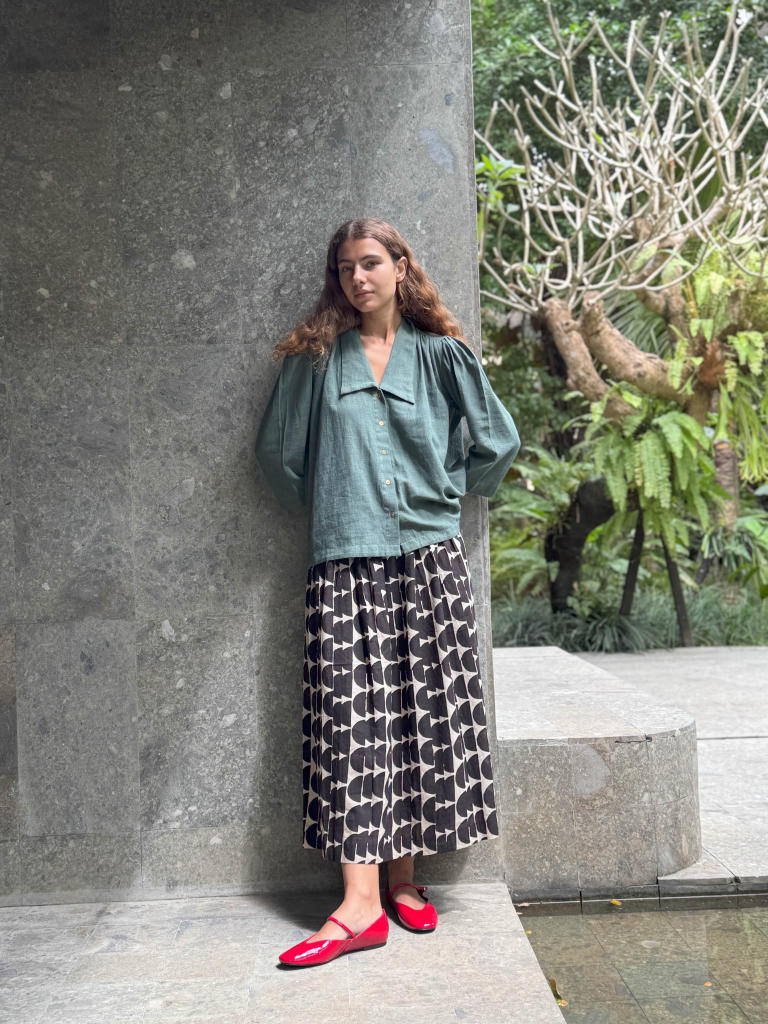 Mulholland Shirt — Vintage cotton by World of Crow in olive color for women Worldwide