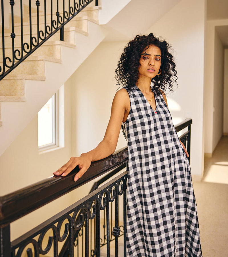 The Checkered Soul Dress cotton by Khara Kapas in black for women Worldwide
