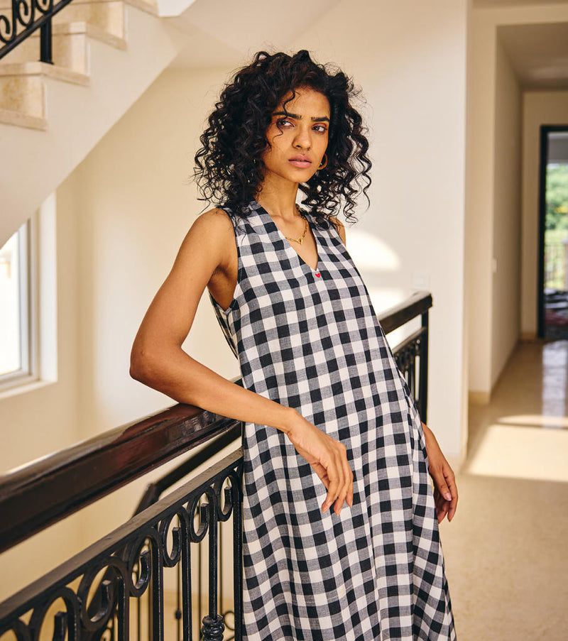 The Checkered Soul Dress cotton by Khara Kapas in black for women Worldwide