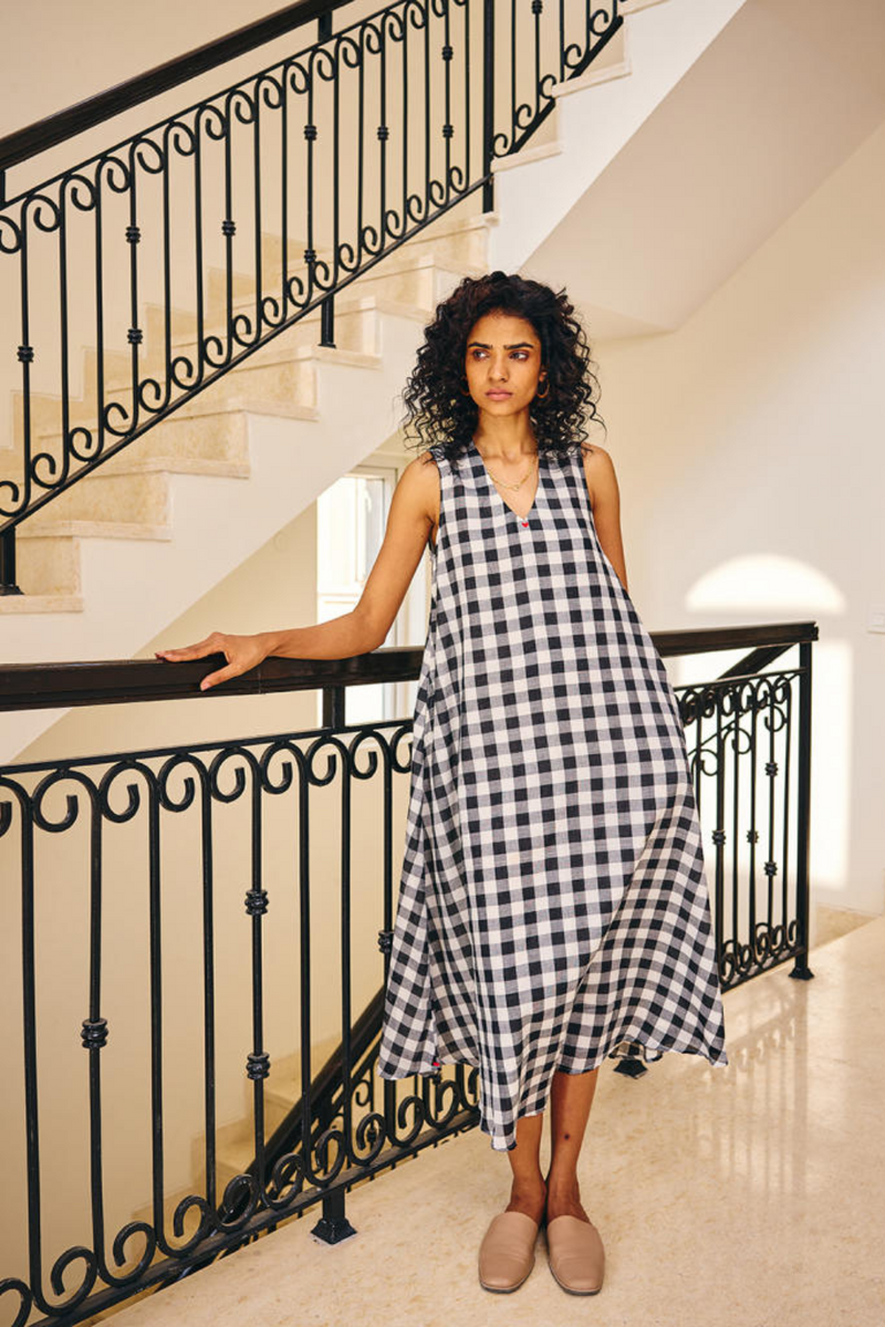 The Checkered Soul Dress cotton by Khara Kapas in black for women Worldwide