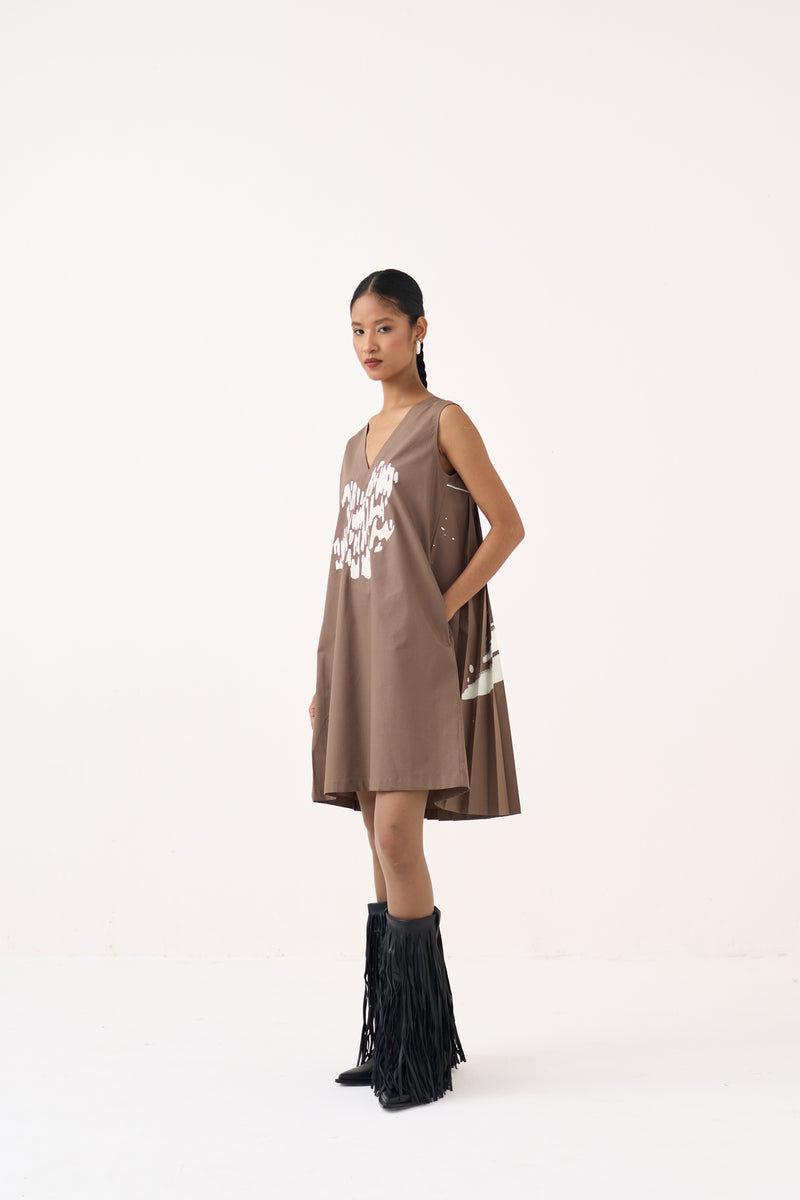 Short Back Pleat Dress-Cedar 100% cotton poplin dress by THREE in cedar for women Worldwide