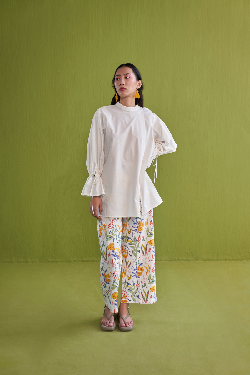 Timeless Organic Cotton Blouse poplin by SUI in white color for women Worldwide
