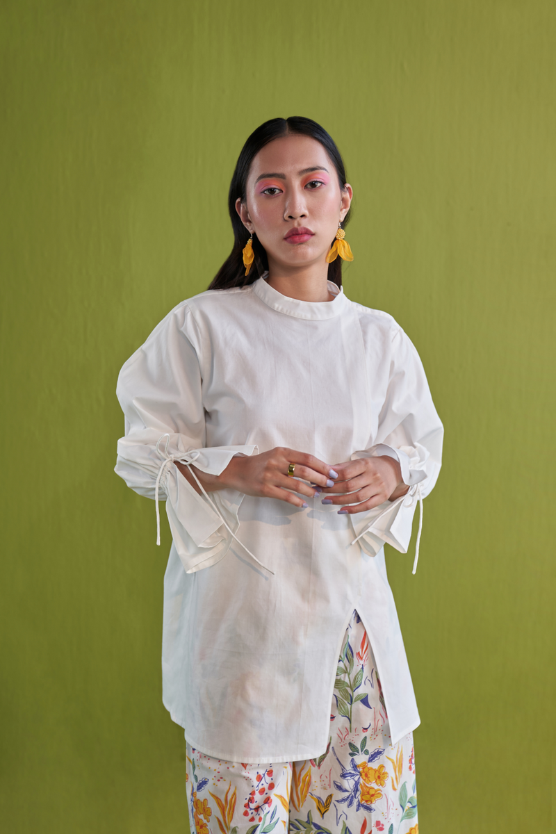 Timeless Organic Cotton Blouse poplin by SUI in white color for women Worldwide