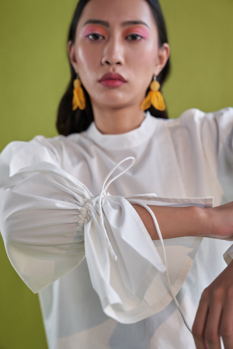 Timeless Organic Cotton Blouse poplin by SUI in white color for women Worldwide