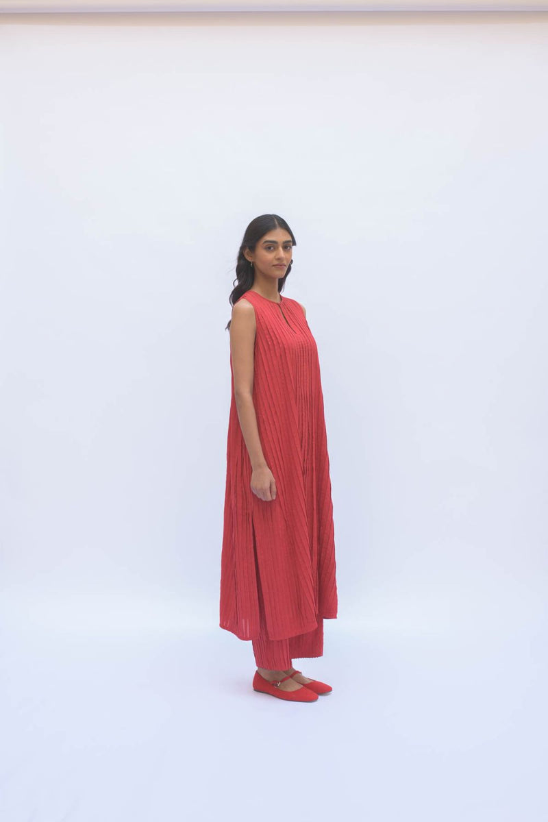 LAAL NEELI KURTA SET cotton by TOKREE in red color for women Worldwide