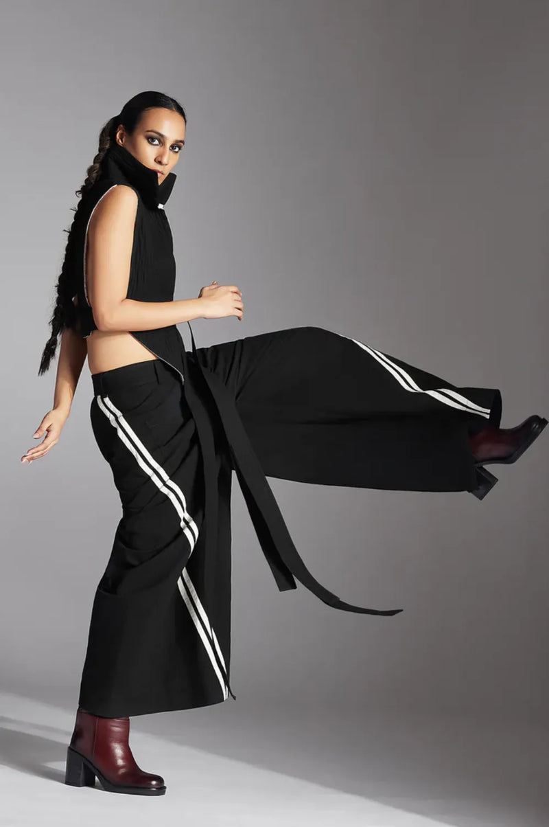 Tuen Jacket in Black cotton by Chola in black color for women Worldwide