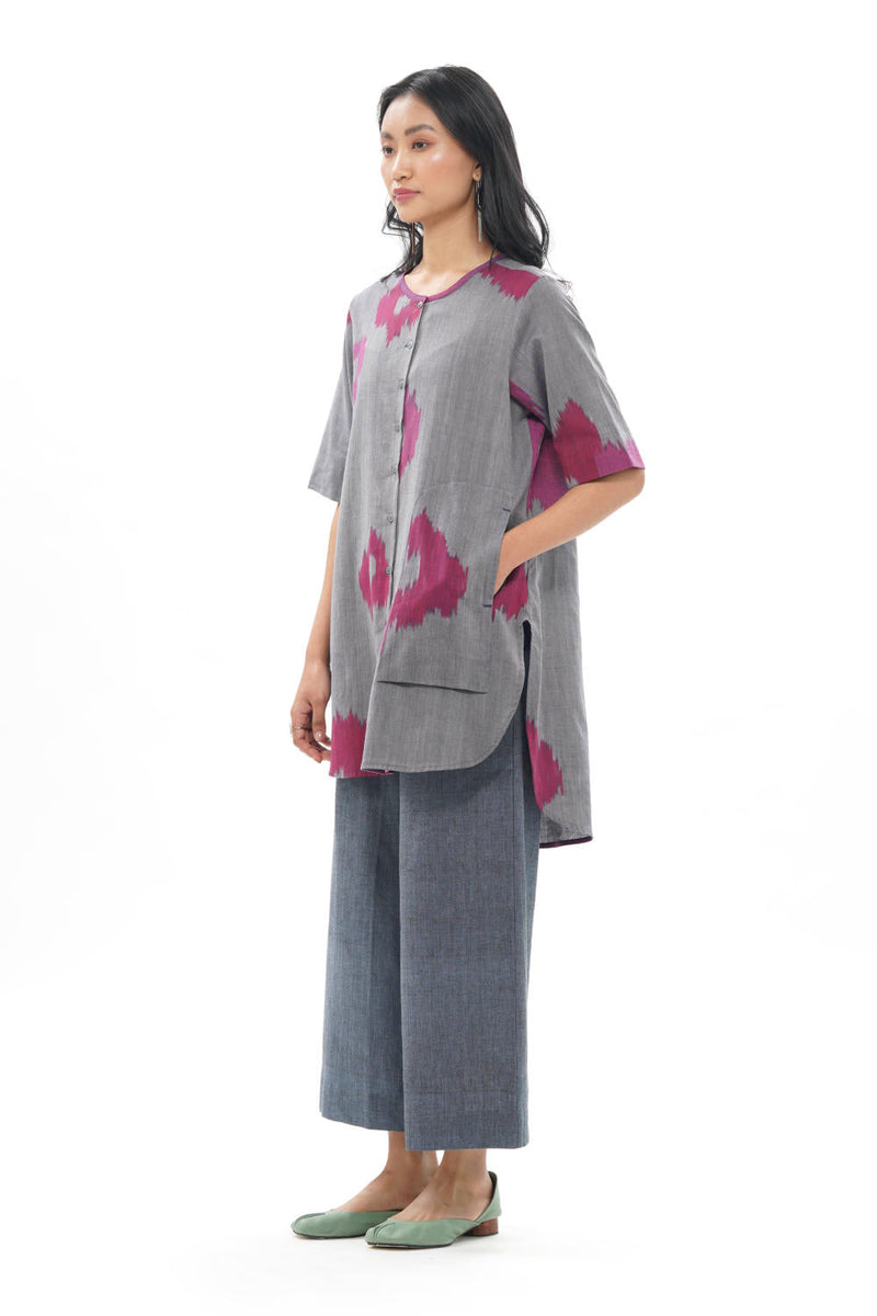 UME CLASSIC TUNIC 100% cotton by Translate - Handwoven Ikat in blue color for women Worldwide