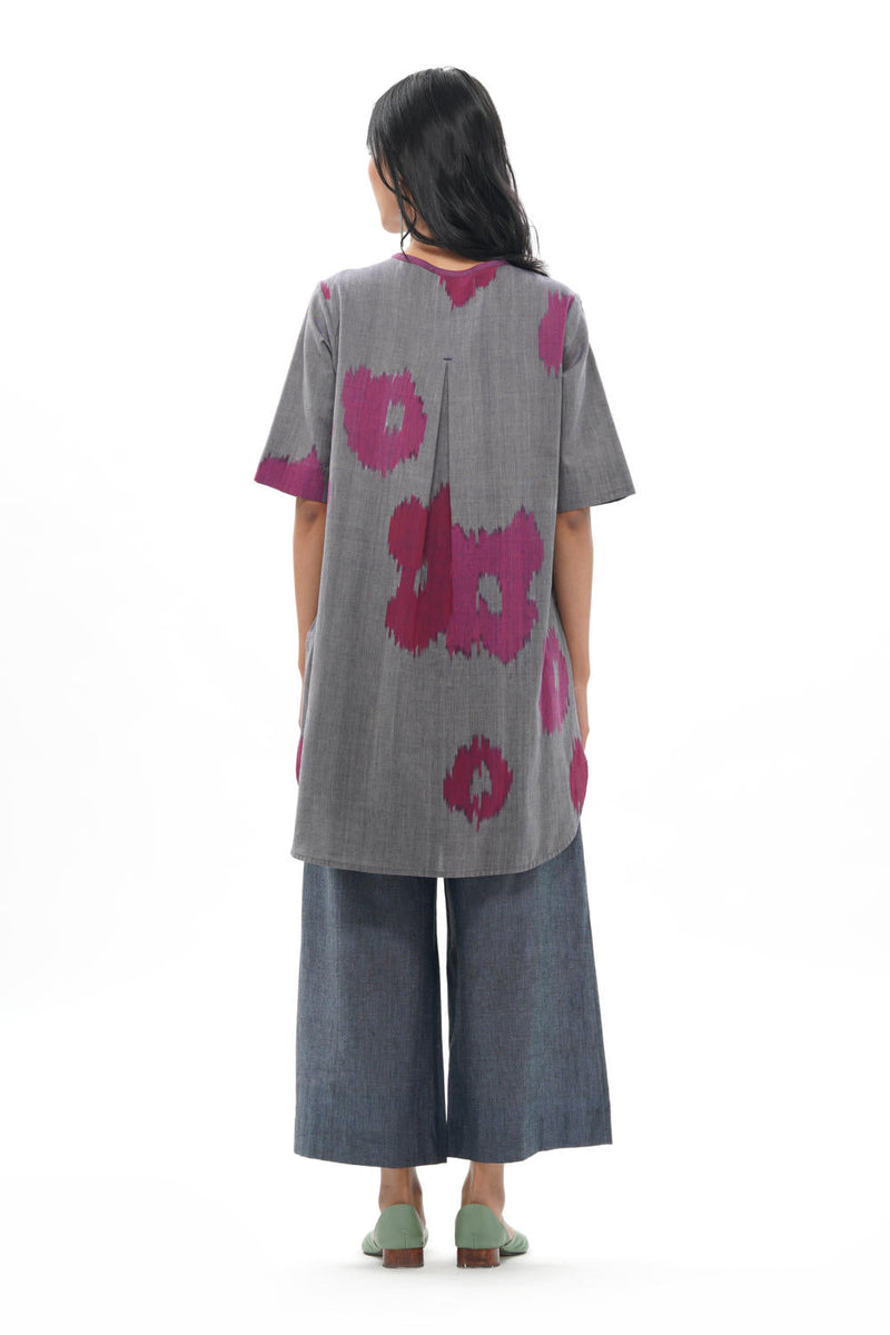 UME CLASSIC TUNIC 100% cotton by Translate - Handwoven Ikat in blue color for women Worldwide