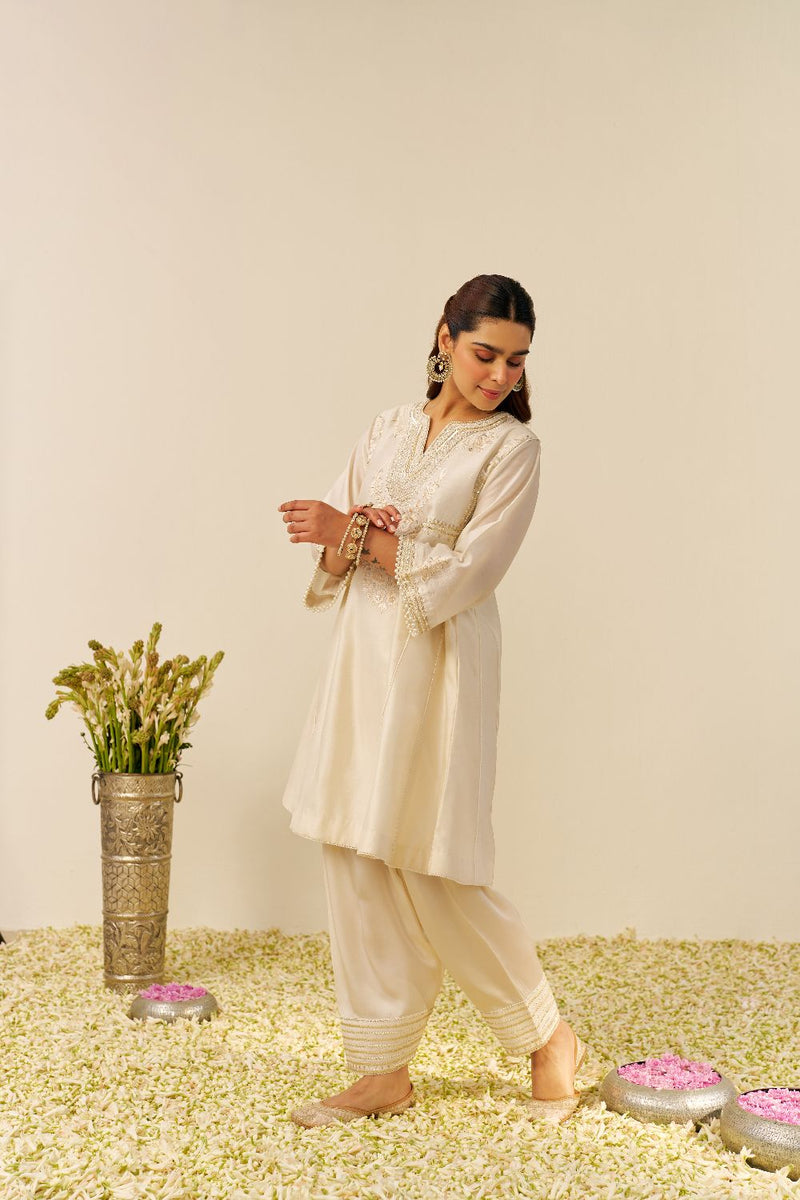 Aiza - Short Chauga With Salwar-Daisy Ivory silk by SHEETAL BATRA in ivory color for women Worldwide