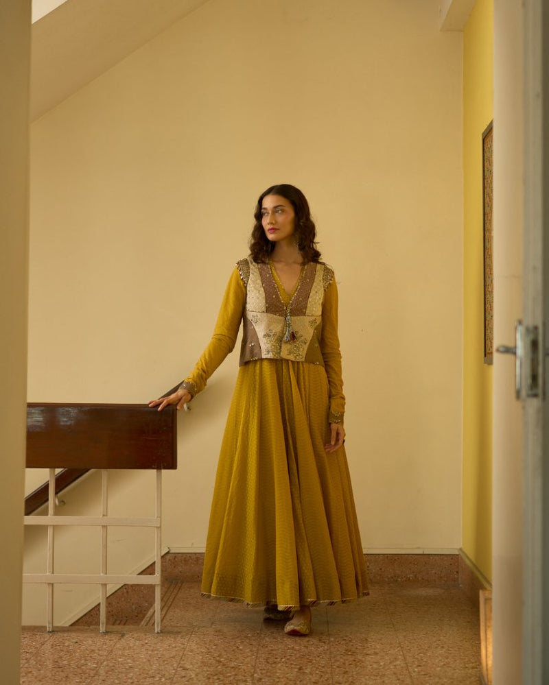 Alka Gilet chanderi indo-western by SWATTI KAPOOR in yellow for women Worldwide