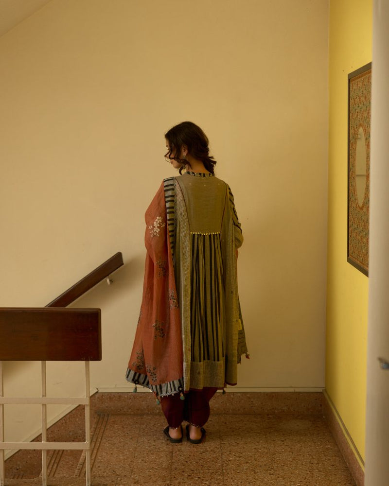 Kora Dupatta chanderi dupatta by SWATTI KAPOOR in rust orange for women Worldwide