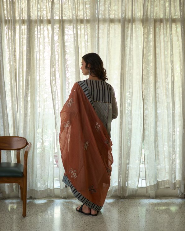 Kora Dupatta chanderi dupatta by SWATTI KAPOOR in rust orange for women Worldwide