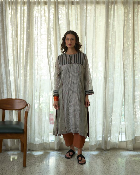 Saroj Kurta silk cotton jamdani kurta/kurta set by SWATTI KAPOOR in white for women Worldwide