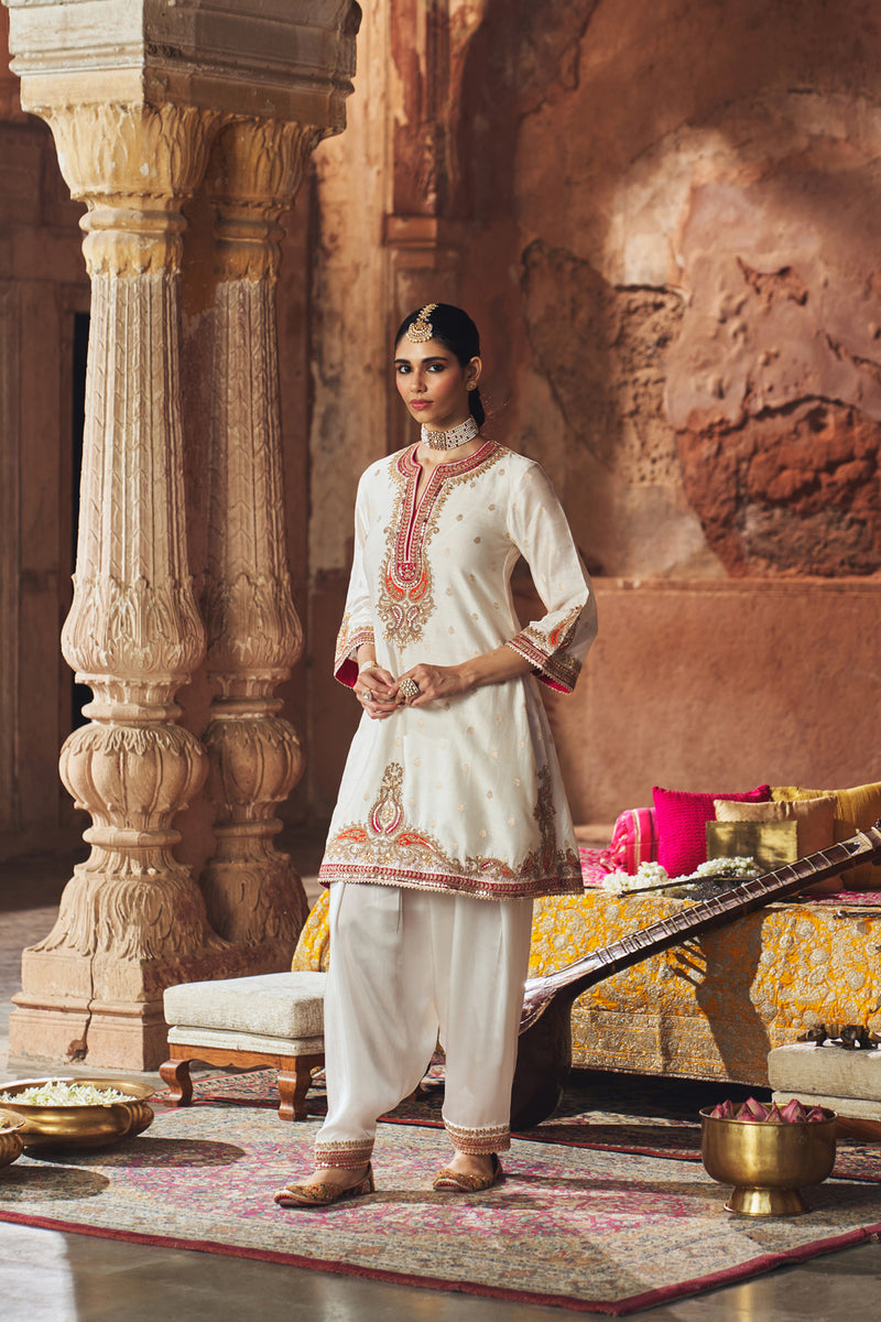 MEHWISH - DAISY IVORY SHORT KURTA WITH SALWAR AND DUPATTA chanderi silk kurta/kurta set by SHEETAL BATRA in ivory for women Worldwide
