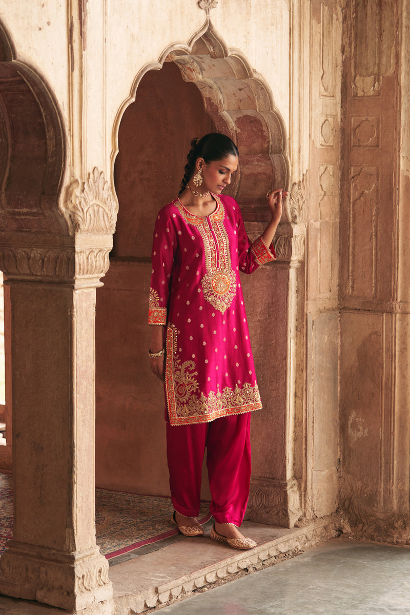 ANILA - HOTPINK SHORT KURTA WITH SALWAR chanderi silk kurta/kurta set by SHEETAL BATRA in pink for women Worldwide