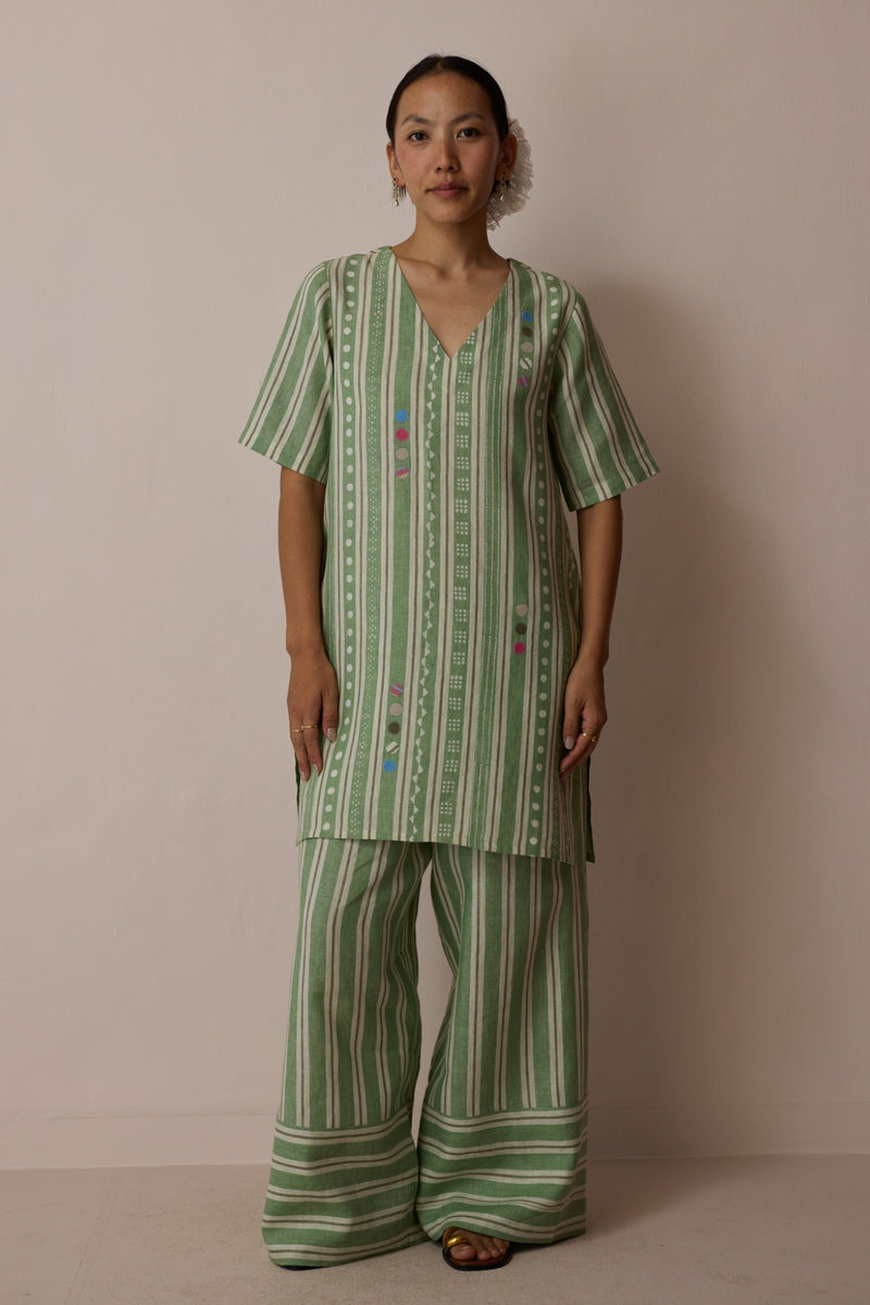 Selle Linen Applique Kurta Set-Fern linen co-ord set by Manan in green for women Worldwide