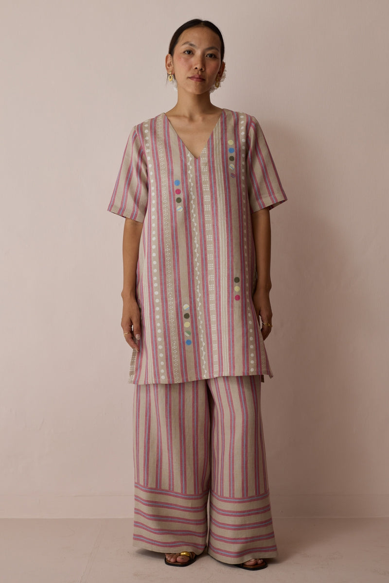 Selle Linen Applique Kurta Set-Natural linen co-ord set by Manan in off white for women Worldwide