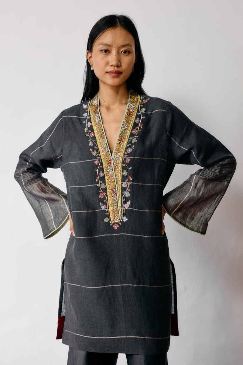 Naar Hand-Embroidered Metallic Kurta-Charcoal linen kurta/kurta set by Manan in black for women Worldwide