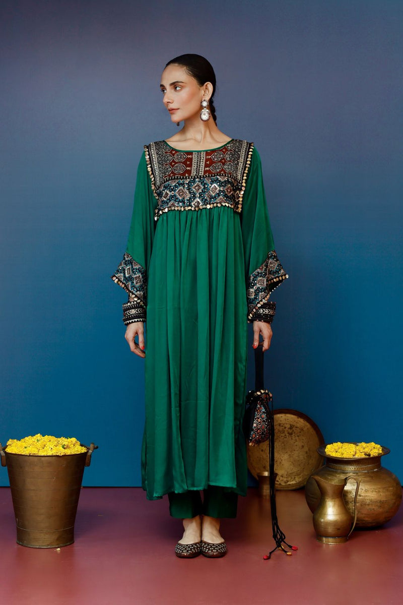 Saundh Green Kurta Set satin by PRAHNAAYA in pink color for women Worldwide