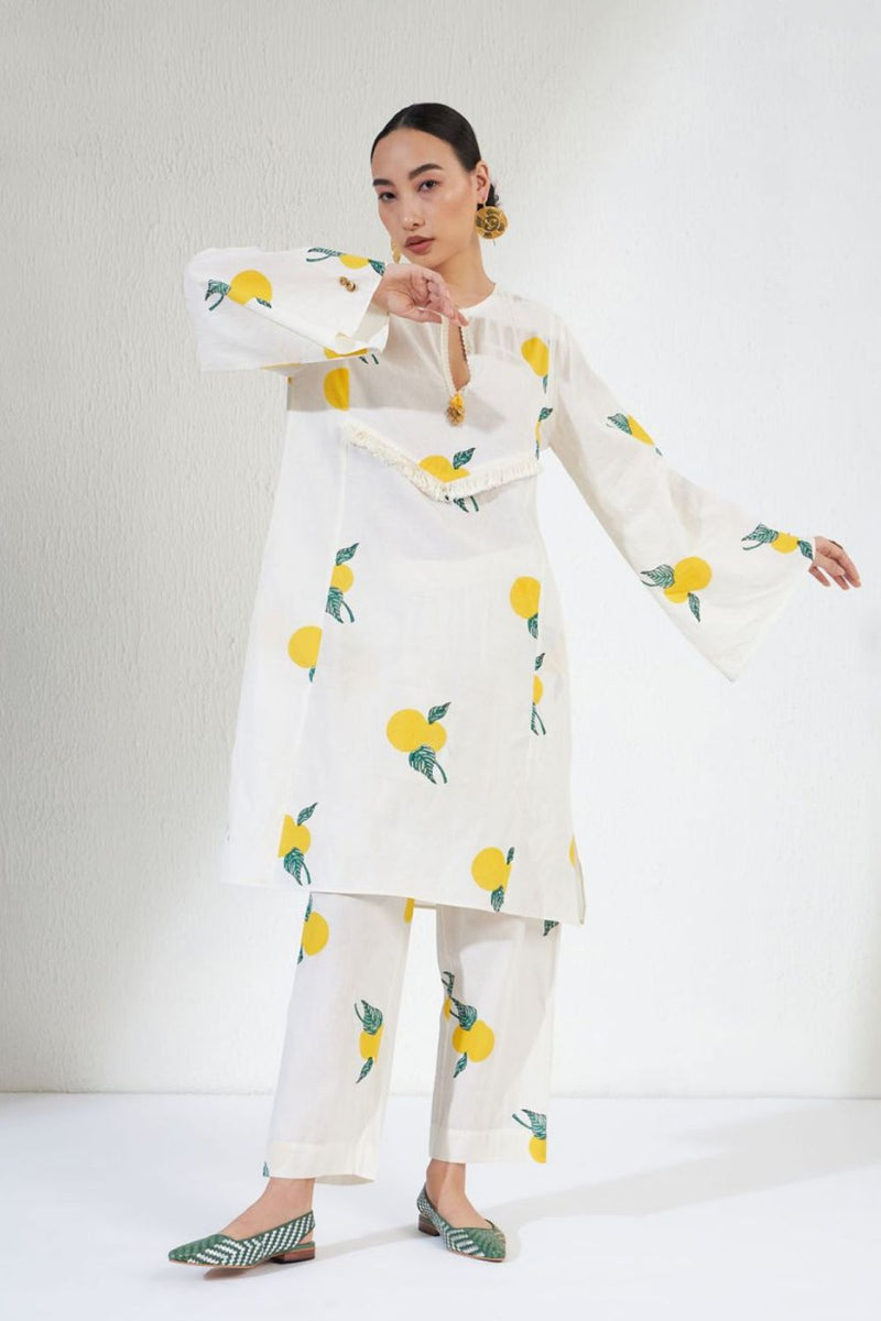 VEERA SET 1 cotton by Aavidi in white color for women Worldwide