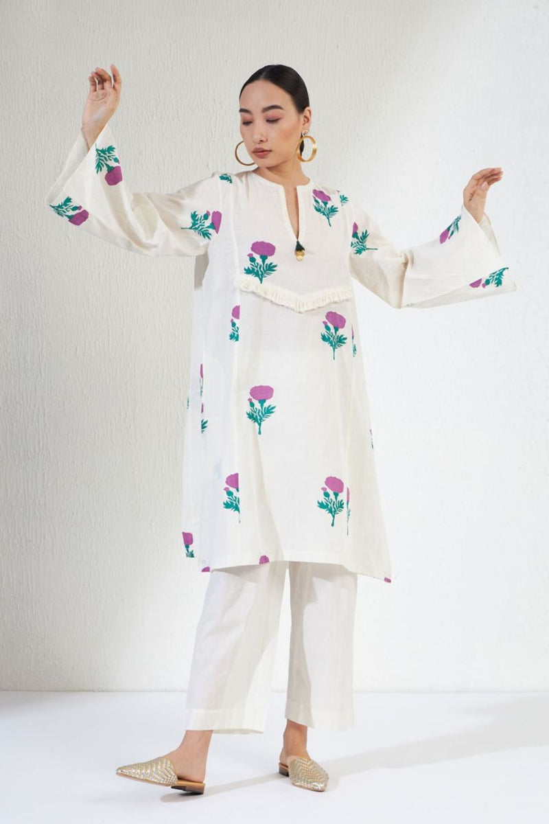 VEERA SET 2 cotton by Aavidi in white color for women Worldwide