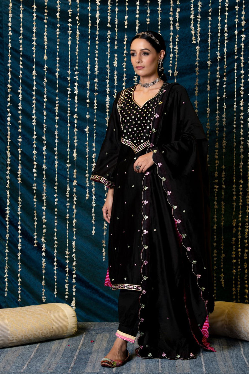 Hunar Ragini Kurta Set silk by Maison Shefali for women Worldwide
