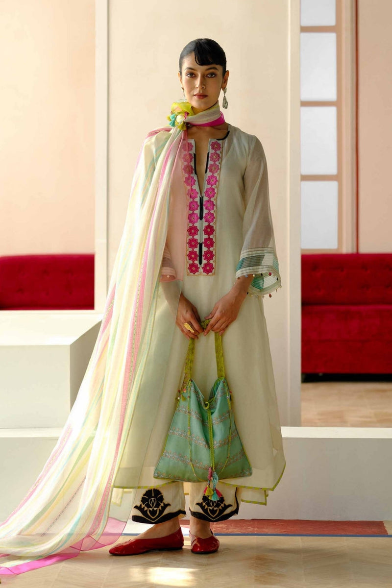 Zyra Ivory Gultara Kurta Set