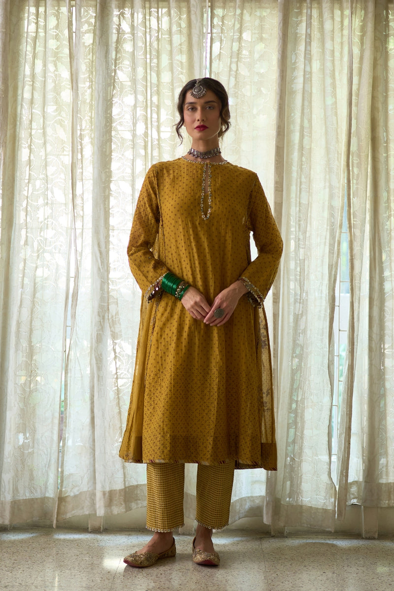 Kuhu Kurta chanderi kurta/kurta set by SWATTI KAPOOR in yellow for women Worldwide