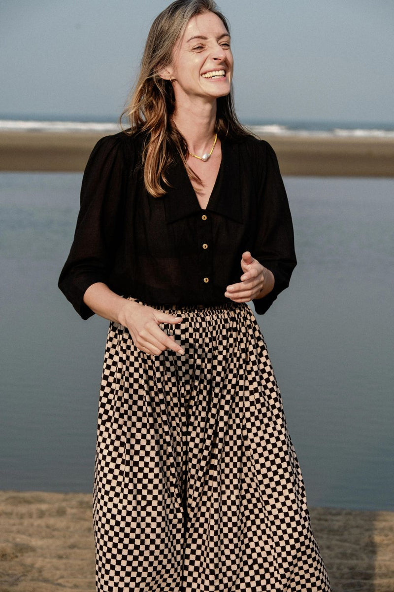 Mulholland Shirt — Retro 100% cotton by World of Crow in black color for women Worldwide