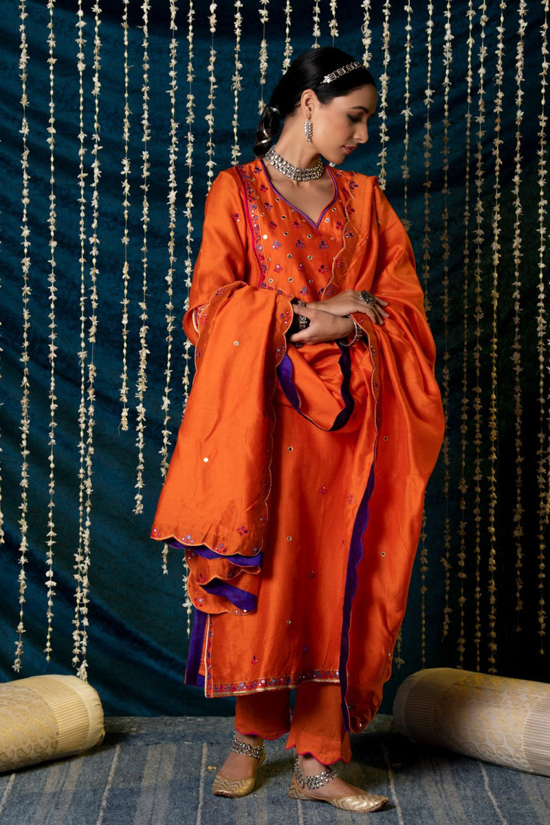 Hunar Narangi Kurta Set silk by Maison Shefali for women Worldwide