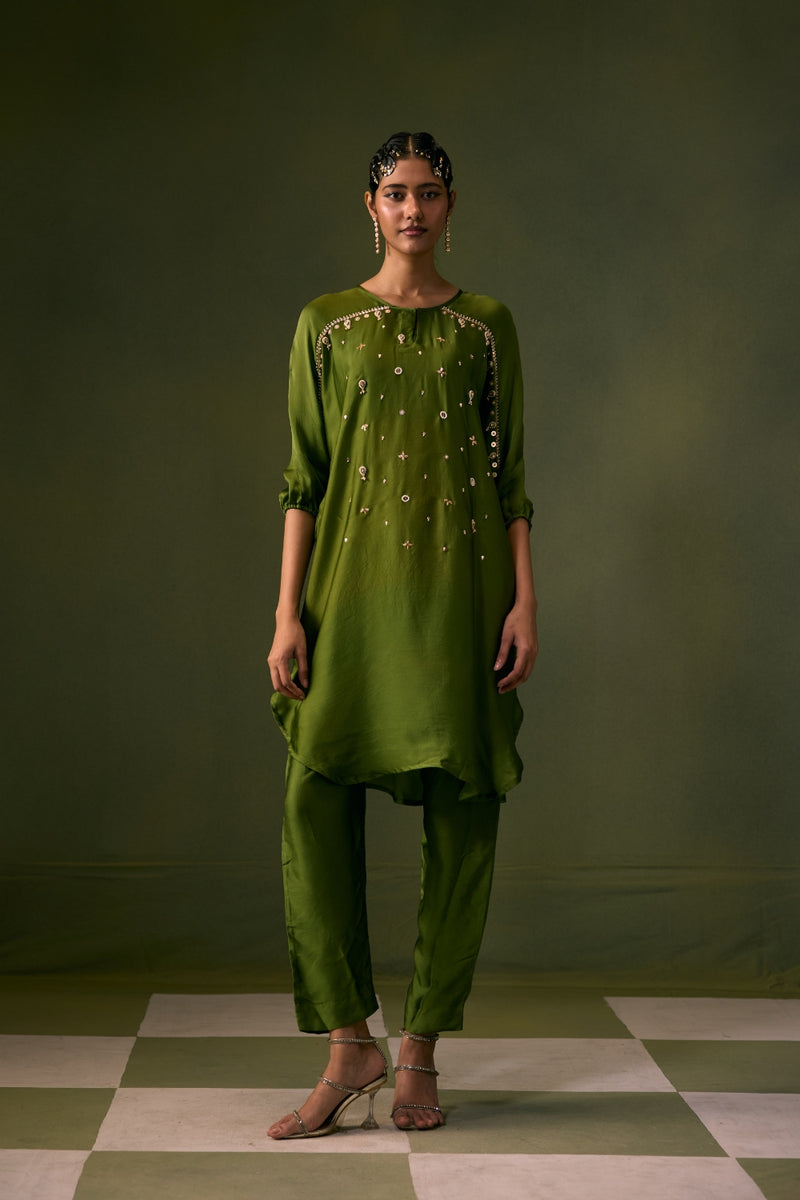 Acove Fern Antifit Kurta with Pants vegan satin, organza satin kurta/kurta set by PRAHNAAYA in green for women Worldwide