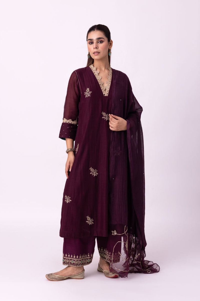 Jogi Dupatta chanderi weave dupatta by Shades of India in wine for women Worldwide