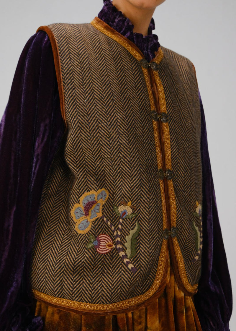 VEST-Bloom Emb by CORD for women Worldwide