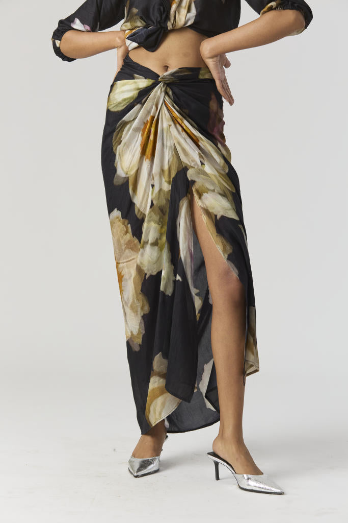 VIVA FIORI FRONT TIE UP TOP & SKIRT SET silk by Yam in black color for women Worldwide