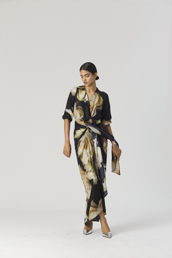 VIVA FIORI FRONT TIE UP TOP & SKIRT SET silk by Yam in black color for women Worldwide