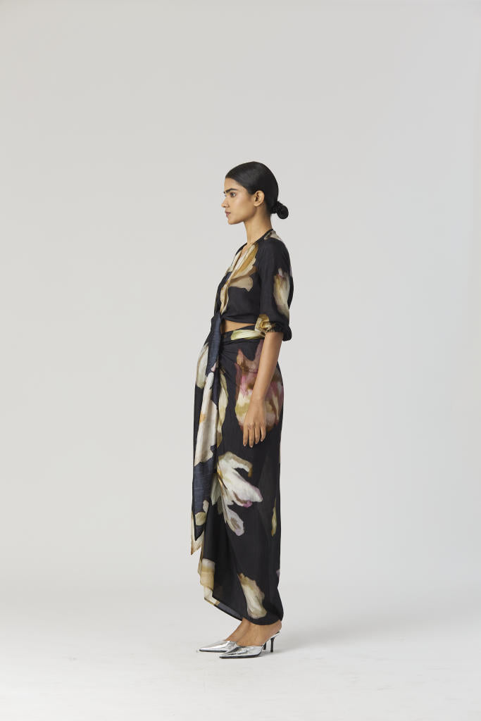 VIVA FIORI FRONT TIE UP TOP & SKIRT SET silk by Yam in black color for women Worldwide