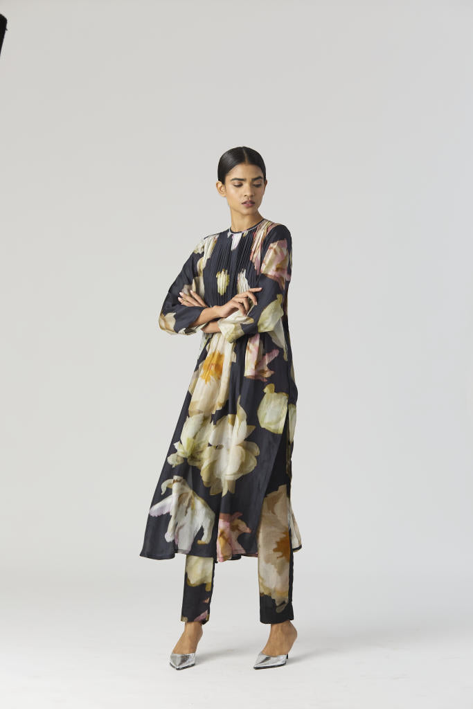 VIVA FIORI PINTUCKS KURTA SET silk by Yam in black color for women Worldwide